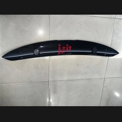 Ekor Otomotif Serat Karbon